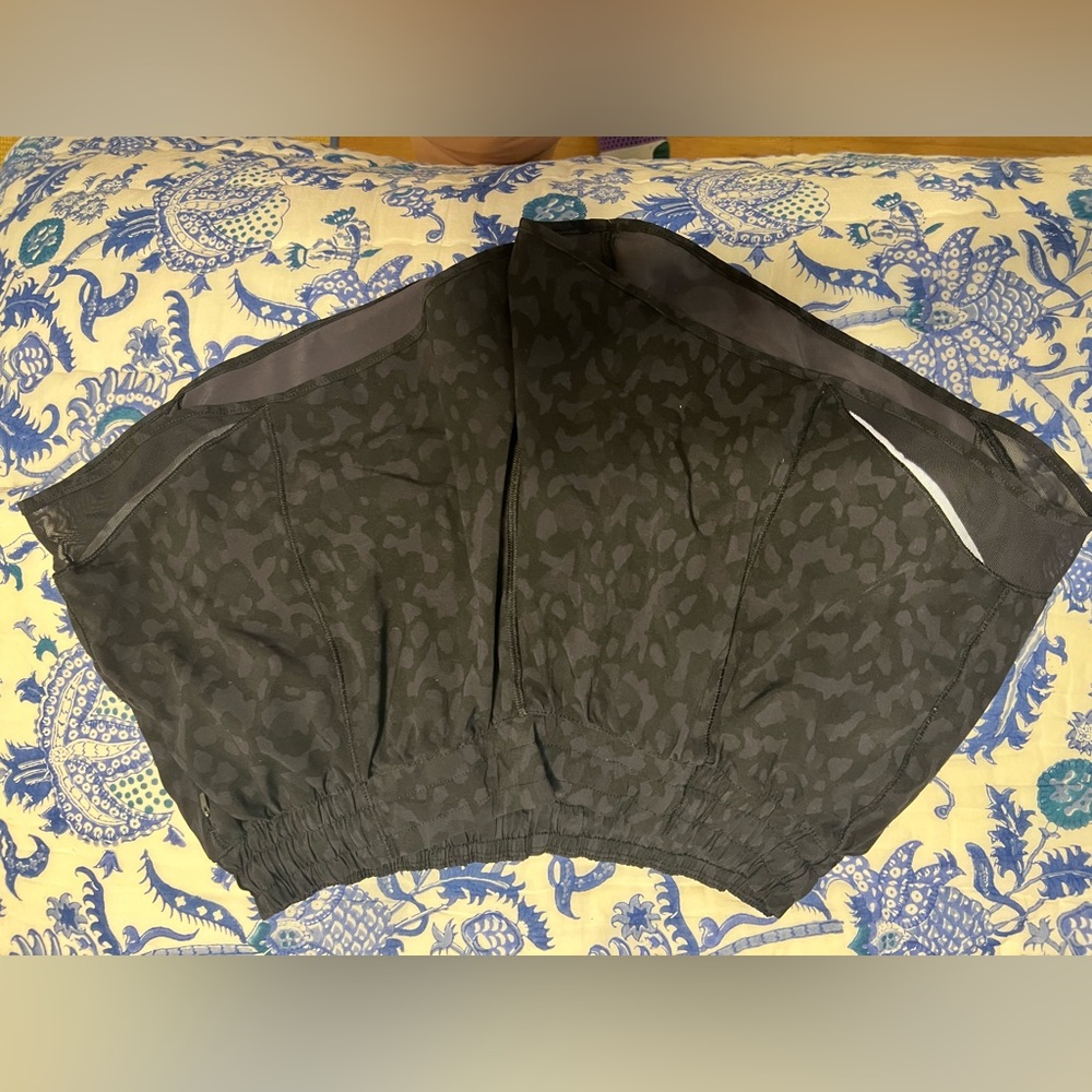 LULU LEMON HOTTY HOTS REGULAR SIZE 12